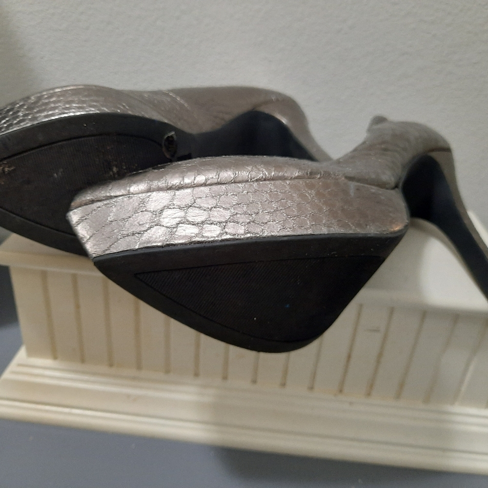 Heels - Picture 4 of 8